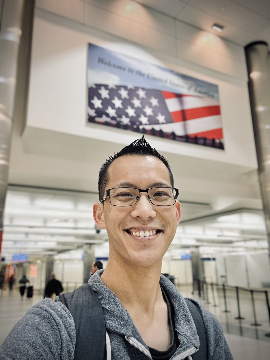 misterwootube's tweet image. 🇺🇸 23 hours, 2 trains, 2 buses and 1 long flight later - I finally made it to the US! First two stops are at the @CAMathCouncil annual conference tomorrow and @harveymudd on Monday. Looking forward to meeting and connecting with lots of you over the next couple of weeks!