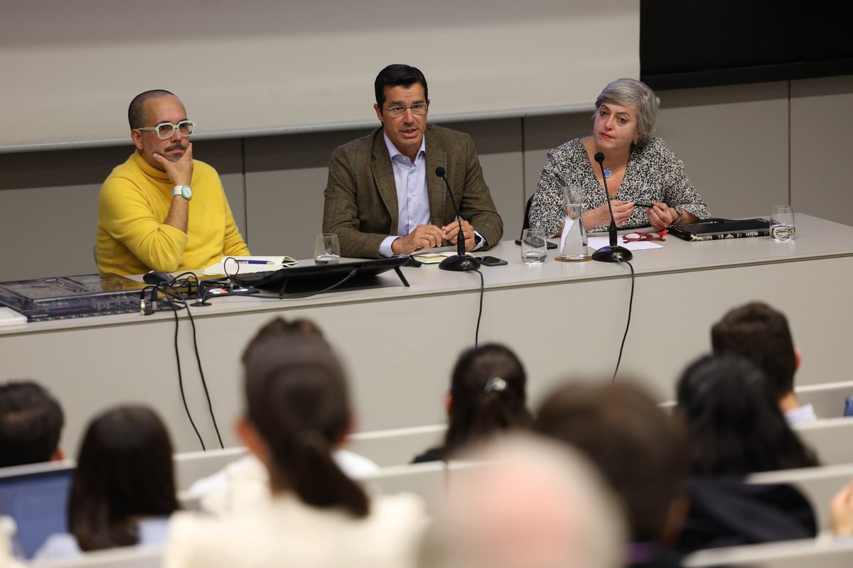 jrvirgili's tweet photo. Hoy ha tocado doble sesión de análisis de la campaña y los resultados de las #EleccionesEEUU2024 Primero en @fcomunav con dos primeros espadas como  @ricardoamadoc y @carmenbeat. Después en el #sillonnaranja de @cmmendaur. Y queda mucho que analizar, dialogar y compartir. https://t.co/1oaVrbqoQf