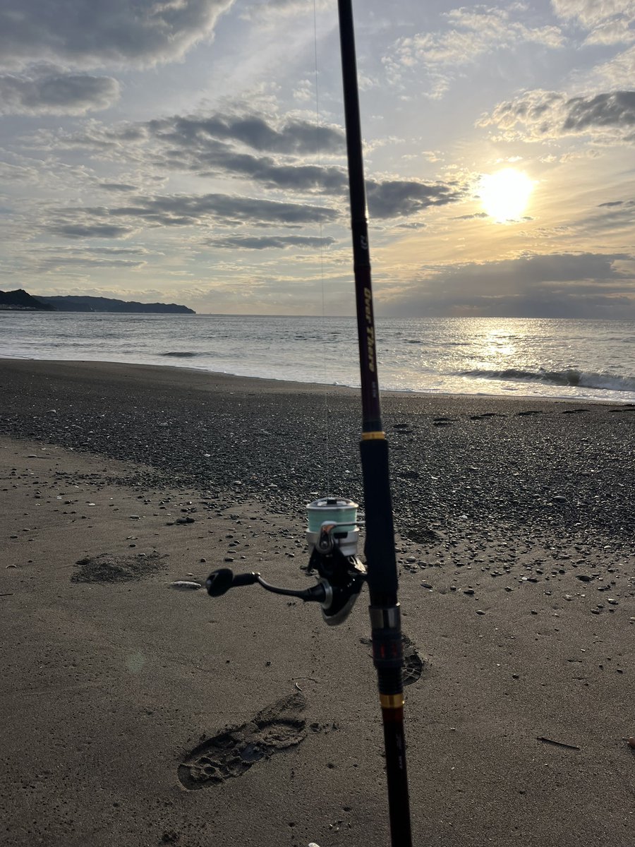 TAISHIMURAKAMI1's tweet photo. 本日は、約2年ぶりのサーフ🎣
鴨川でヒラメ♪ https://t.co/CXXLdFfoQn