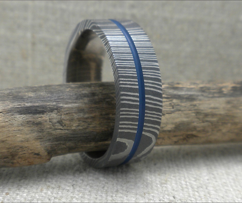 UniqueTitanium's tweet image. Love this! Thin Blue Line Wedding Ring in Damascus Steel uniquetitaniumweddingrings.com/damascus-steel…