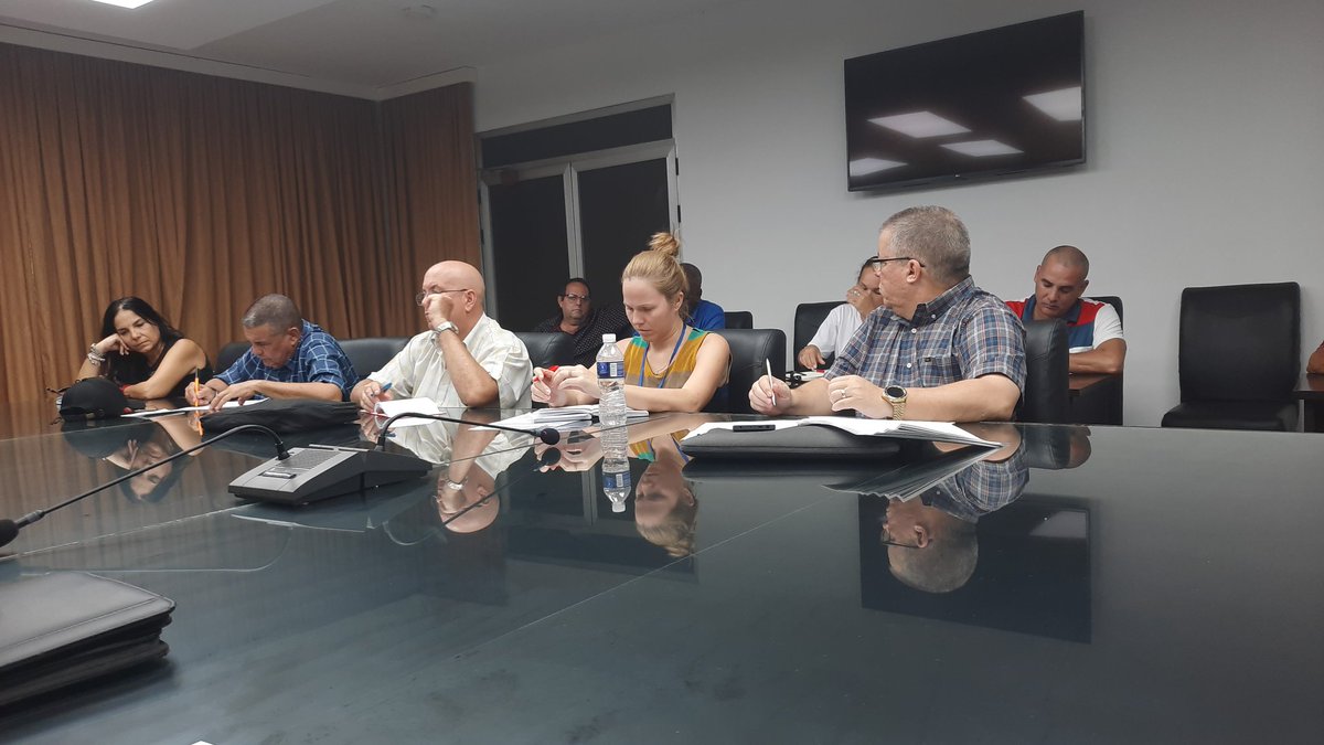 ¡¡Ahora!! Sin perder un minuto , se cohesionan las fuerzas , se explica la prioridad de las tareas y se exige disciplina en #LaHabanaDeTodos #Cuba. <a href="/DiazCanelB/">Miguel Díaz-Canel Bermúdez</a> .