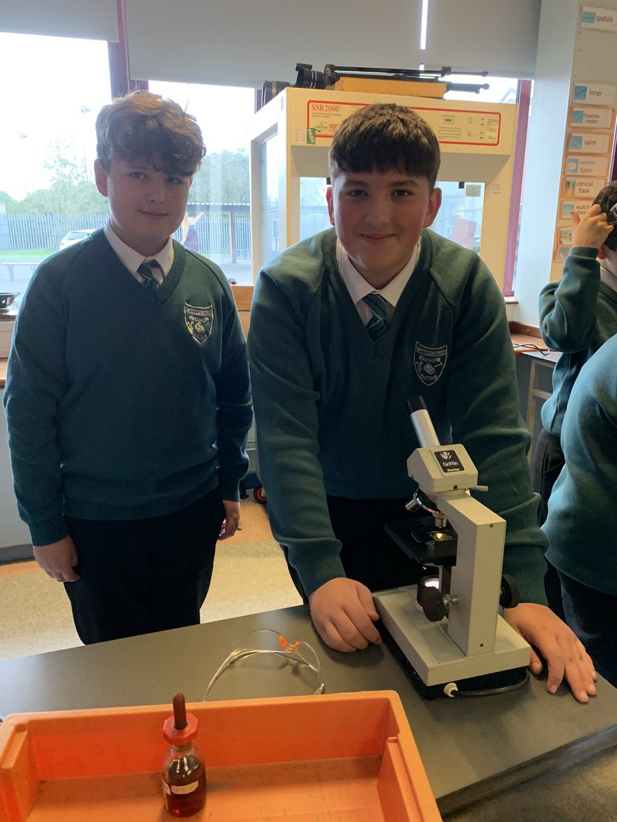 stjosephs1992's tweet image. 🧪 Huge shoutout to our Year 8 Science superstars in 8AOR! 🌟 They created incredible onion cell slides, showing off their microscopy skills. So proud of their curiosity and precision! 🔬👏 #ScienceClass #FutureScientists #Microscopy #STEM