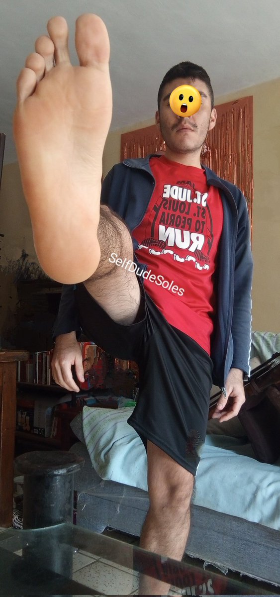 Hey 

#feet #men #man #boy #boyfeet #malefeet #pies #toes #soles  #hombres #chicos #hombre