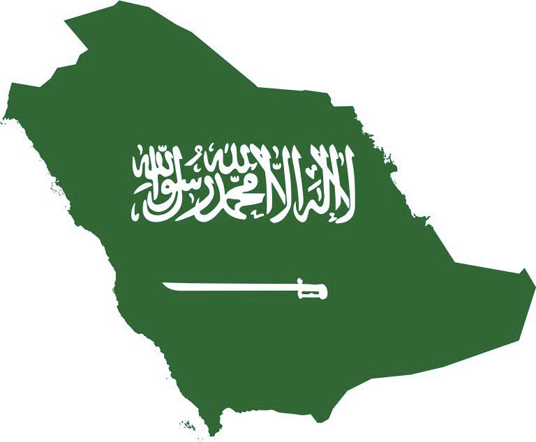 EHSANFAKEEH's tweet photo. لا تؤذوني بها !
ولا تستكثروا عليّ أني لا أُطيق، أوصافا بها، لا تليق ...

نعم أُحبّها ..
عشقتُ فيها صباي وصبابتي، ومنهجا وازيتُه فاتَّزنت...
كانت لي مهد قلب، ومأوى جسد، ومأمن غزالة شاردة...

وكاختلاف ألوان الطيف، لم تُخطئ عيناي تلك الوجوه التي أتت من الجهات الأربع، بحثا عن الأرزاق، أو التماسًا للعيش الآمن، أو تلبية لنداء الشوق، فيأوي المرتحل ويحط رحاله على ذلك الصعيد، فثمّ الوطن.

ولمـّـا أزف الرحيل، فارق الجسد وبقيت الروح يُهدهدها الحنين إلى العودة، ويُسْكن لوعتَها عبقُ الذكريات..
شقيقاتٌ وُلِدن هناك، 
وأشقّاء شبّوا على البرّ والخَمسِ جماعة، 
وارتوت عظامهم بالباقيات الصالحات، والعقل الناشئ في غمرة الإنتظار يتابع مجريات الأمور.

فلما اشتدت عيدان الفكر قليلا، كانت النظرة إلى تلك البلاد بمقدار وزنها الثقيل، فهي من تتجه إليها الأبصار حين المُلمات، ولا فوزَ ولا نصرَ ولا عبور لأي نواة لفكرة لوَحدة إسلامية إلا من خلال تلك الديار ..

الأرض تبقى....
والشعب يبقى....
الفكرة تبقى ..
والعروش يتناوب عليها المُصلح والمُفسد، الصادق والمنافق، المُخلص و��لمُتلاعب، فما دامت لأحد، ومن علاها اليوم، فغدا تكون منه شاغرة..

الأصل الثابت أرض وشعب، وأما الحُكّام فمنزلتهم يُحددها المسعى والمسلك..
فما وافق أحلام الأمة وتطلعات ذلك الشعب صرتُ من ذخائره، ومن حاد حدتُ، واستبقَيتُ النصح والتزمتُ قواعد الأدب، ومِلتُ عن جذْبات النفاق وآثرتُ الصدع بالحق إلى أن يفيء الشارد ويعود الغائب.

تلك الحدود الفاصلة لم ترُق لبعض بني ديني ودمي، وخلطوا بين الولاء والموافقة، وبين الشقاق والمخالفة، ووجدوا في الإنكار عداوة، وفي النقد جفاء، فأرادوا لي أن أكون ريشة في مهب مقاصدهم، فلذا تبدلت الأحوال، وعاداني الصديق، وجافاني القريب، وأبتْ قلوب استوطنتها إلا أن تلفظ ودادي، فكنت على حال المصطفى المختار حين خرج من مكة مودعا وراثيا: (إنكِ لخير أرض الل�� وأحب أرض إليّ، ولولا أن أهلك أخرجوني منك ما خرجت).

عندما ينجلي الغبار، ستعلمون من الكذاب الأشر، ومن باع ومن زاغ ومن تآمر ومن غدر..
وعند الله موعدنا، عنده سبحانه تجتمع الخصوم ...
===
احسان الفقيه