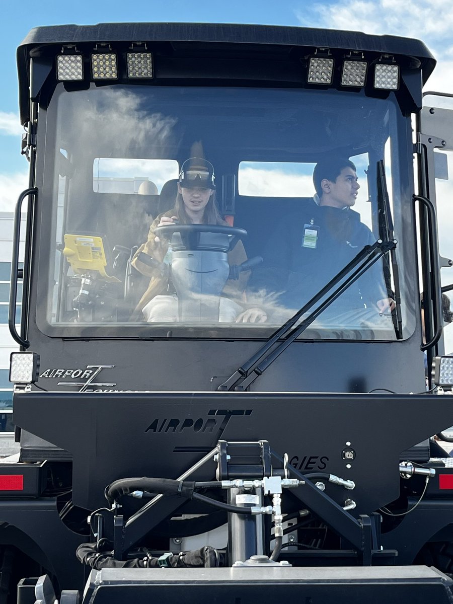 Our seniors got an awesome tour of the London Airport yesterday! Thanks <a href="/flyyxu/">London International Airport</a> <a href="/FanshaweCollege/">fanshawecollege</a> <a href="/SHSM_TVDSB/">@SHSM_TVDSB</a>