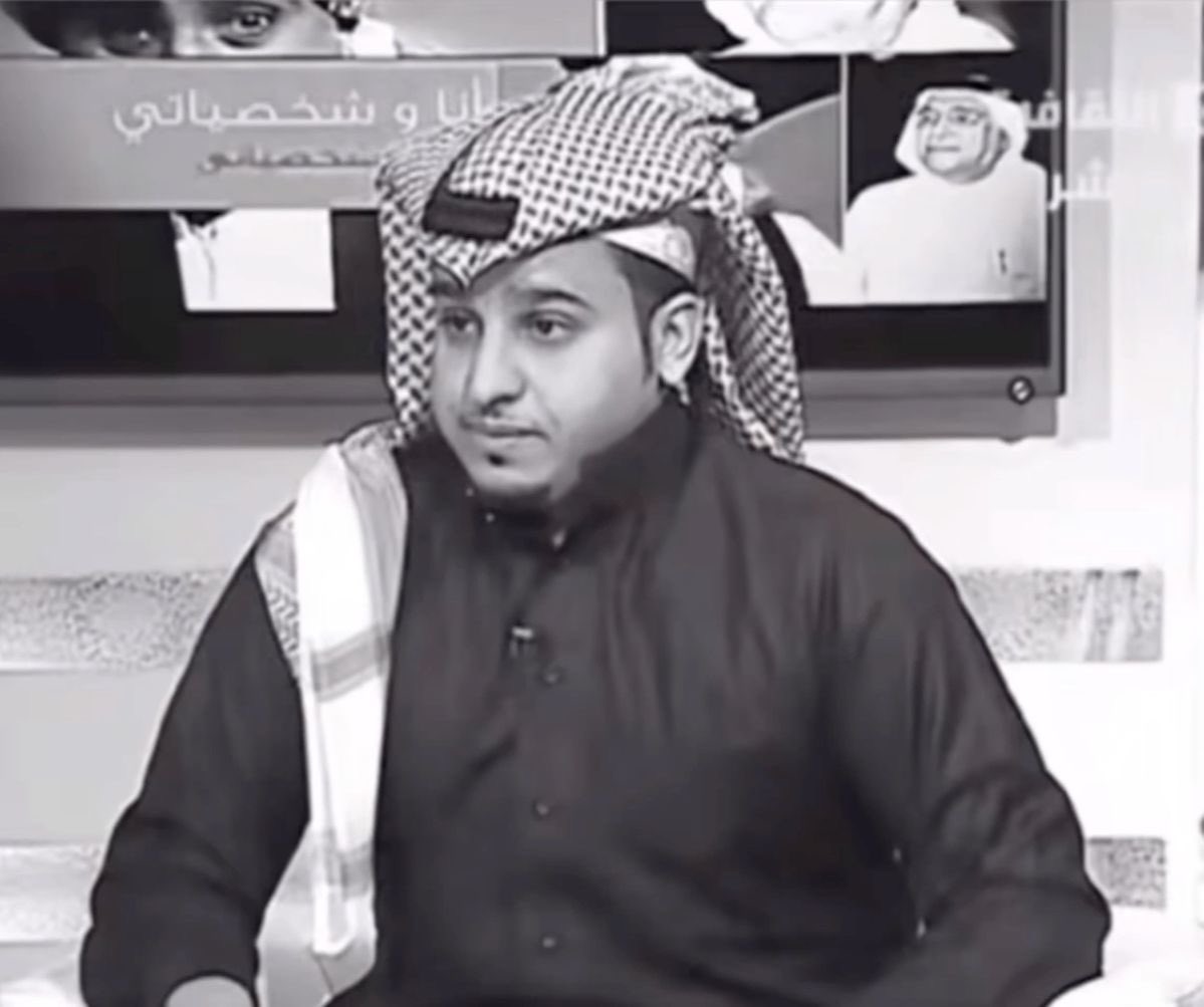 j41536023's tweet photo. @onlyziz1 @Saad_Alsmari مسوي ذكي وتذب المقطع متصور قبل ما ينزل مقطع شونق و توهم منزلينه 😂😂😭

شكلك بعد ما عرفت : https://t.co/b4T4t5jeTC