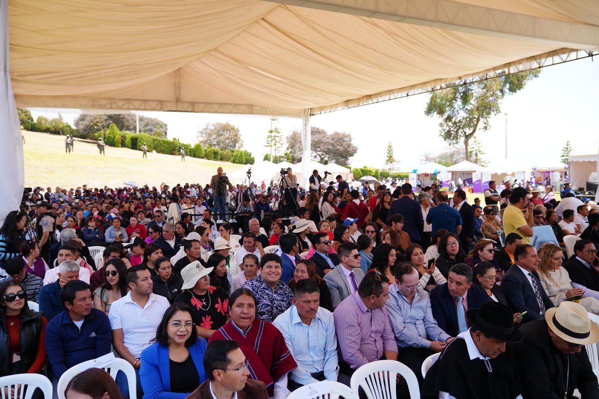 CRiveraBautista's tweet photo. ¡Dimos un gran paso hacia #ElNuevoEcuador que todos anhelamos!
El #GobiernoNacional, liderado por el presidente @DanielNoboaOk, realizó la entrega de los primeros $ 4 millones de fondos #FINGAD, para saldar deudas históricas con los #GAD del 🇪🇨.
https://t.co/1Aqs71RIsn https://t.co/3XcjNkWeC8