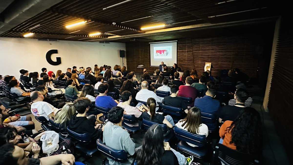 #RenataSchussheim y <a href="/dg_gorricho/">Martín Gorricho</a> Nos cuentan sobre las alternativas de tapa que manejaron para “La lógica del escorpión” 🦂 el último disco de #CharlyGarcía