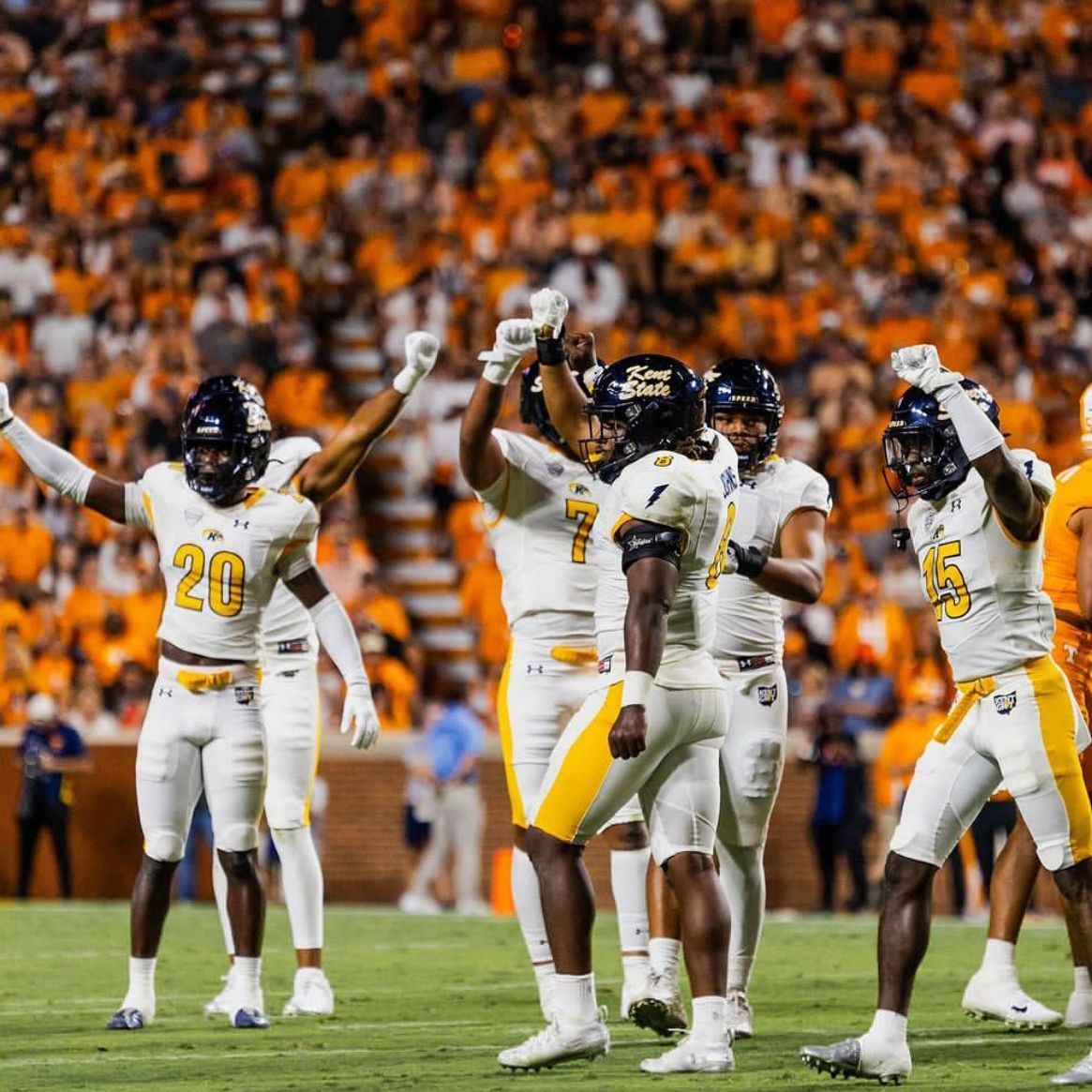 🚨NCAA Division I Football Program Evaluating Season Film! 🏈🔎

✔️ Scholarships available! 🟡⚪️🟡⚪️

All Unsigned… 

2️⃣0️⃣2️⃣5️⃣s
2️⃣0️⃣2️⃣6️⃣s

Reach 𝗘𝗩𝗘𝗥𝗬 Program 👉  buff.ly/3aGSXL9

⬇️ DROP FILM &amp; RETWEET ⬇️