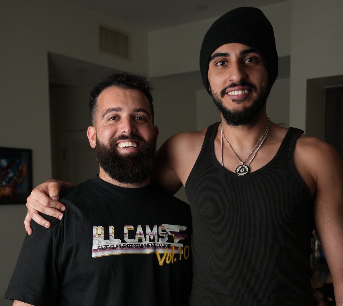 FaZeApex's tweet photo. Reunited with my goat ❤️ @FaZe_Rain https://t.co/75blgmFWCQ