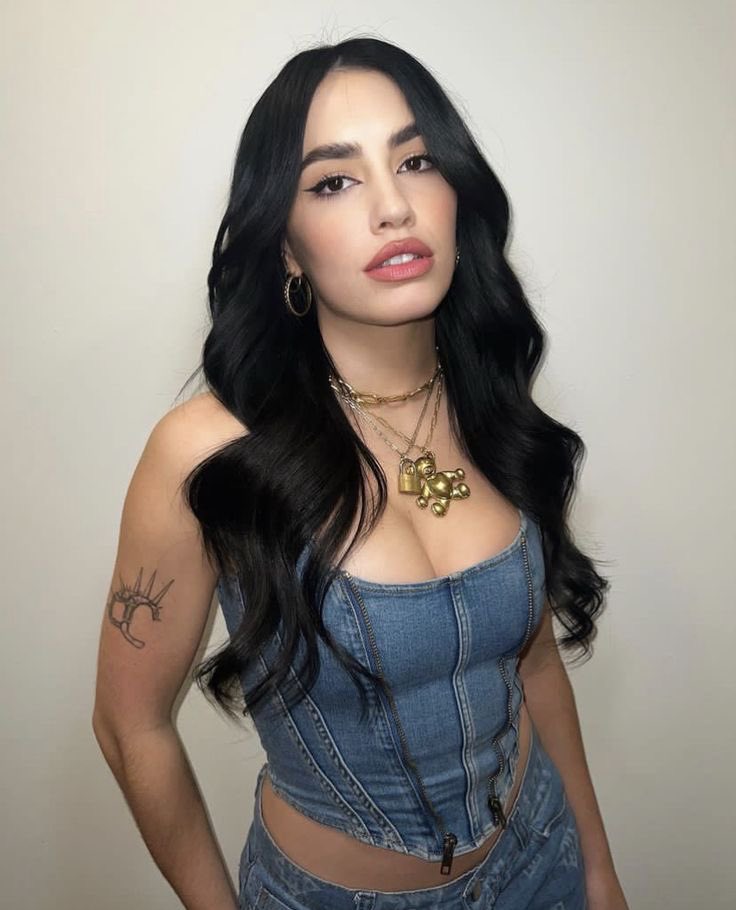 threadslali's tweet photo. Lali Esposito siendo el ser humano más detestable y arrogante del mundo.

abro hilo; https://t.co/2DpRo6i4kw