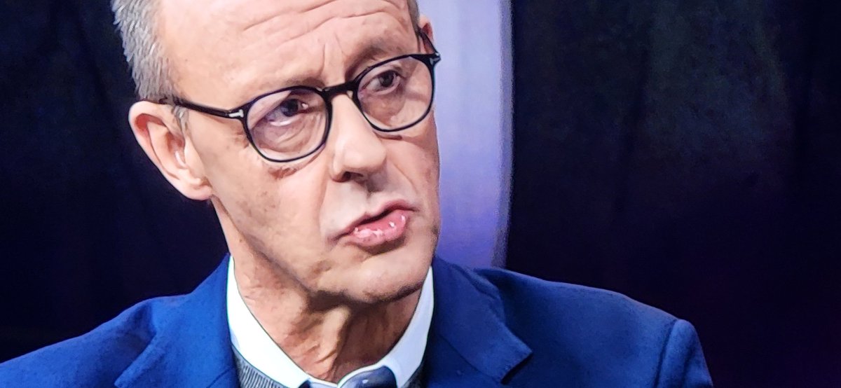 #CDU-Kanzlerkandi #Merz kündigt bei #Illner an, Bau  modularer #Atomkraftwerke (zus. mit Frankreich) prüfen und die ersten Kernfusionsreaktoren in Europa realisieren zu wollen. Windkraftwerke seien häßlich &amp;  nur Übergangstechnologie. 

Chapeau, realitätsferner geht's nicht.