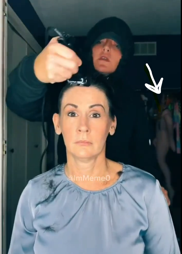 <a href="/iAnonPatriot/">American AF 🇺🇸</a> What in the actual hell is that thing hanging in the closet behind them?!?  🤦‍♀️🤣🤣🤣