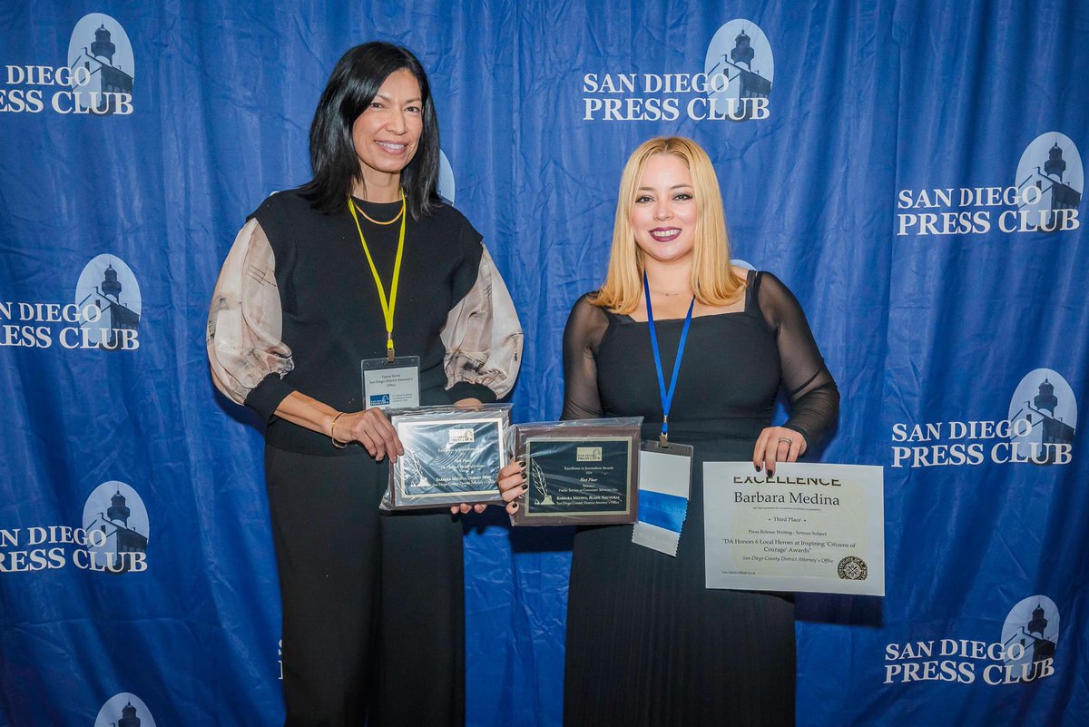 sdpressclub's tweet photo. More #jawards pics on our Facebook page. Thanks Vito di Stefano 

https://t.co/OMl57oNqIQ https://t.co/Z3TgIPp5lp