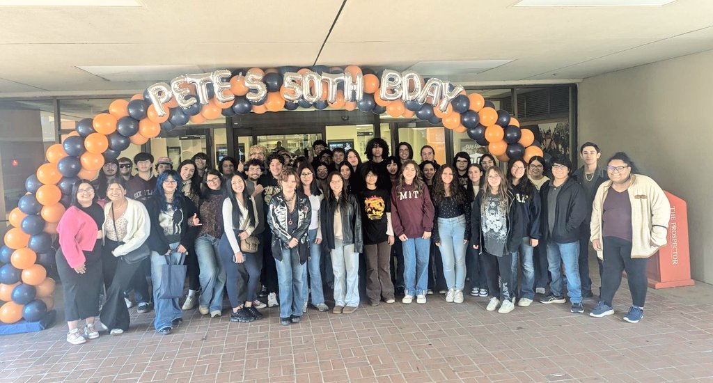 Claudia Canava-Flores (@mrs_flores_vvec) on Twitter photo Spartans made their presence known at UTEP Orientation w/ more than 40 students gearing up to earn their associate degree from <a href="/EPCCNews/">EPCC</a> in Dec. & attend <a href="/UTEP/">UTEP</a> in the Spring - ALL before their HS graduation!
THE Spartan experience 🙌
#eXcellenceByDesign #WEareSparta <a href="/BrendaChR1/">Brenda Chacon-Robles, Ed.D.</a> Spartans made their presence known at UTEP Orientation w/ more than 40 students gearing up to earn their associate degree from <a href="/EPCCNews/">EPCC</a> in Dec. & attend <a href="/UTEP/">UTEP</a> in the Spring - ALL before their HS graduation!
THE Spartan experience 🙌
#eXcellenceByDesign #WEareSparta <a href="/BrendaChR1/">Brenda Chacon-Robles, Ed.D.</a>