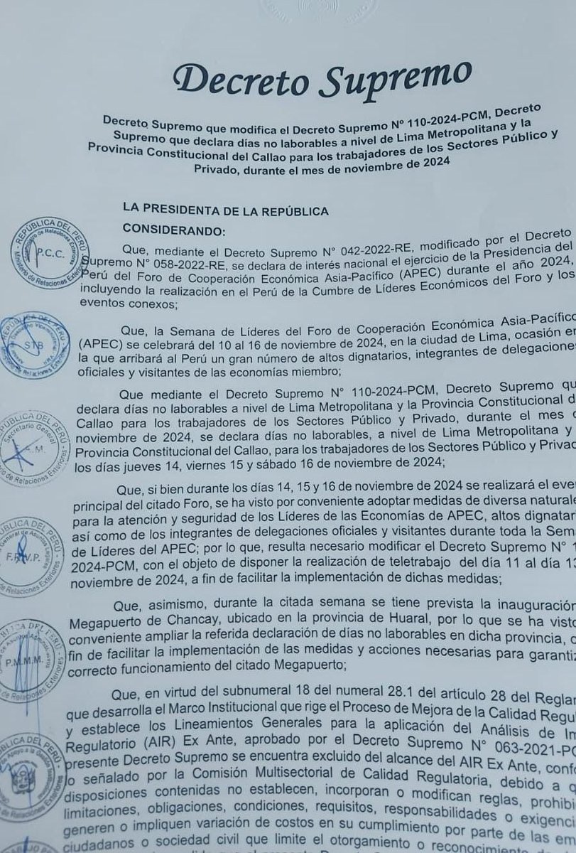 cviguria's tweet photo. Se filtra proyecto de decreto supremo que, además de disponer el teletrabajo, manda a estudiantes a educación remota. 

Todo sea por el APEC, para que no se vea el caos en Lima. Para que se vea como una ciudad que no es. https://t.co/bFurpq64TE