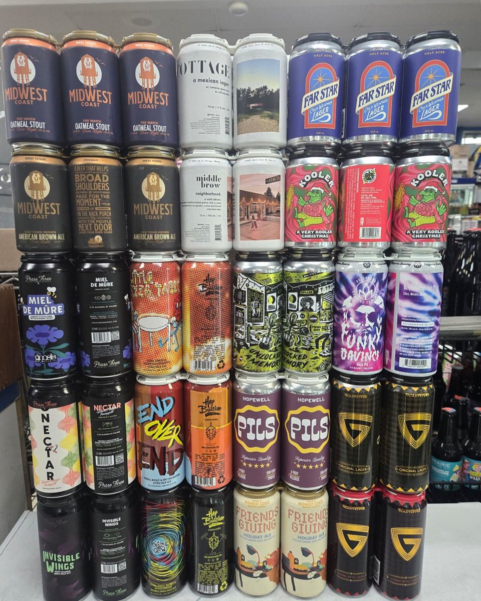 caponeliq's tweet photo. Massive local Drop!!! @HopButcher @PhaseThreeBrew @HalfAcreBeer @PollyannaBrewCo @MiddleBrowBeer @MWCBrewing @goldfingerbeer @HopewellBrewing and more #chicagocraftbeer https://t.co/YbEh78dW8a