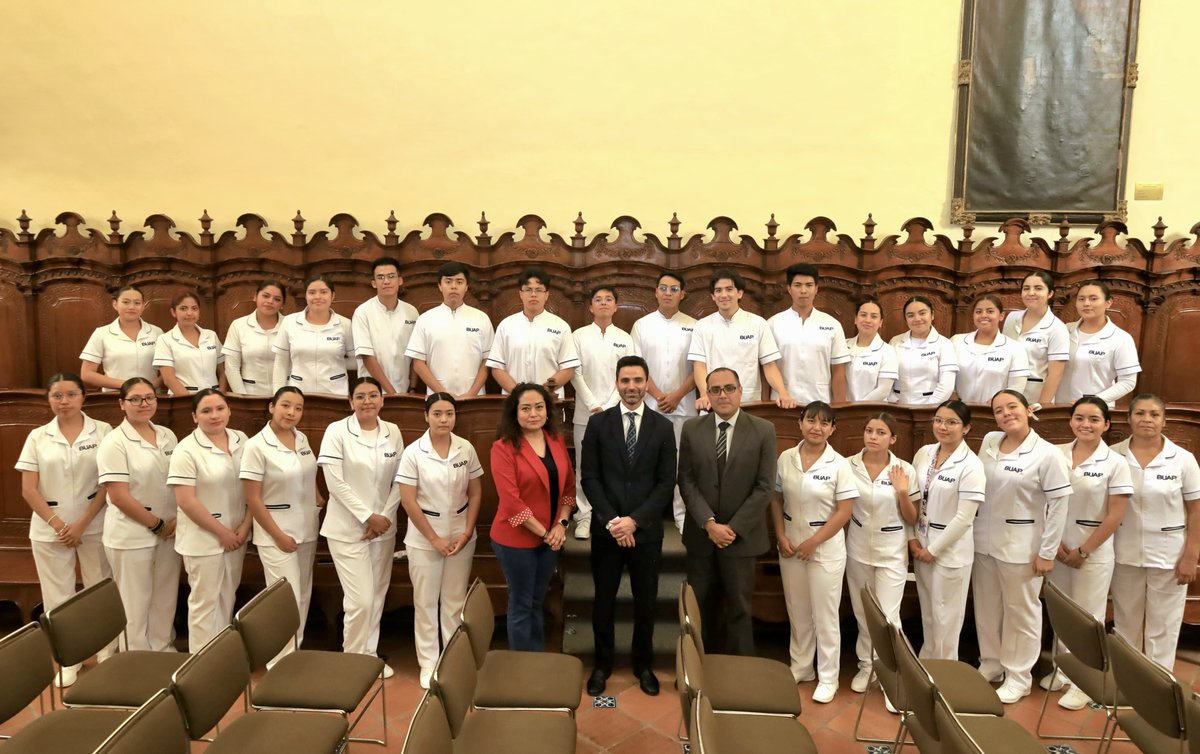 RodrigoAbdalaD's tweet photo. El día de hoy firmamos un acuerdo entre @BienestarMx_Pue y seis universidades, para difundir de manera coordinada la convocatoria de médicos, enfermeras y profesionales de la salud. Lo que buscamos es que las y los alumnos egresados tengan la oportunidad de regresar a sus lugares de origen y desempeñarse profesionalmente ahí.

Agradezco a la Dra. @LiliaCedillo_ Rectora de la @BUAPoficial, por el espacio, las atenciones brindadas y su colaboración. También reitero mi agradecimiento a la UPAEP, Universidad Anáhuac, Universidad del Valle de Puebla, Universidad de los Ángeles y la Escuela de Enfermería de la Cruz Roja en Puebla por sumarse a este importante esfuerzo que tiene como objetivo el bienestar de nuestros #AdultosMayores y #PersonasConDiscapacidad.