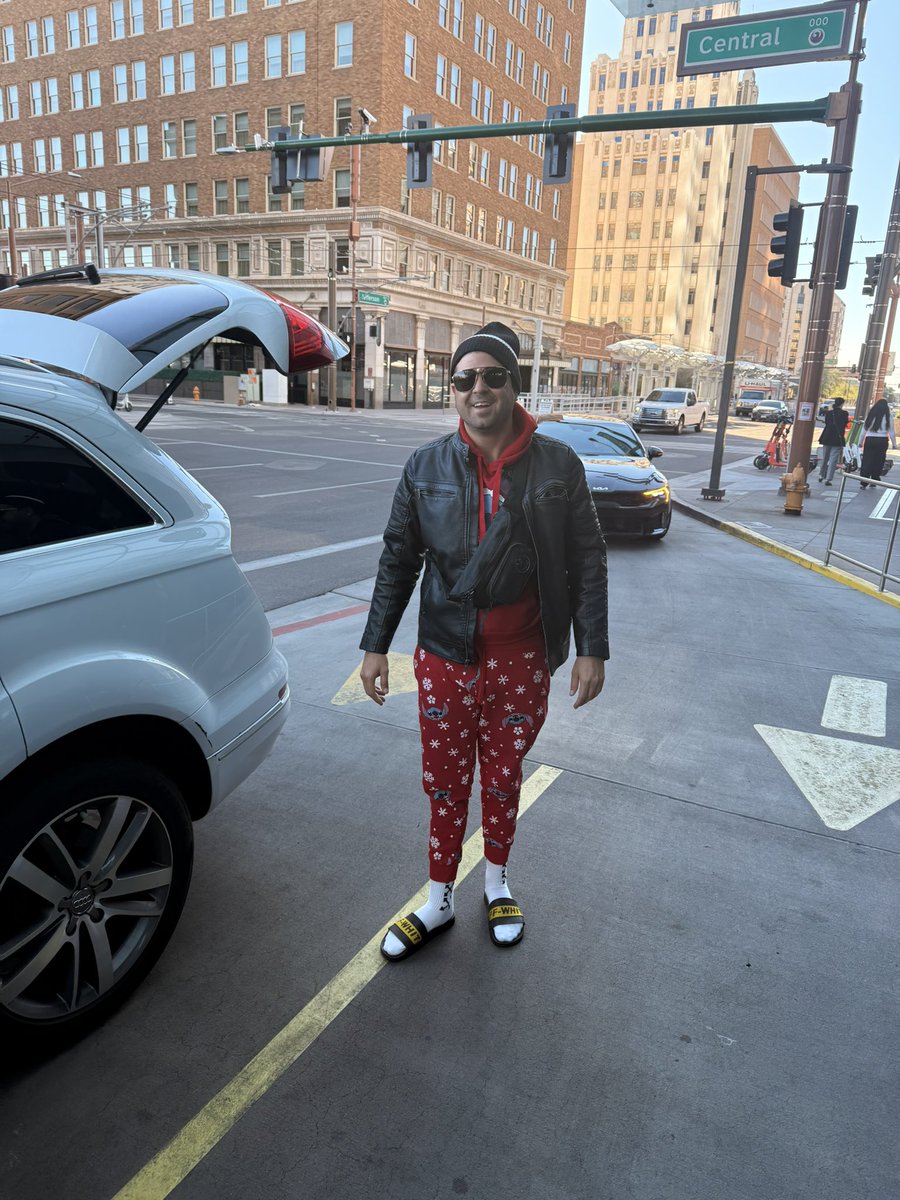 Our Uber driver is in good spirits. 🎅