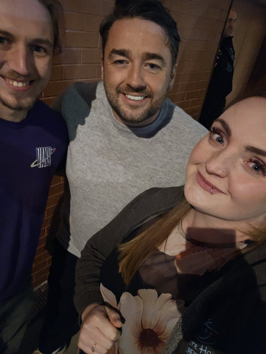 AmyYoshi's tweet photo. Amazing night at @JasonManford always a pleasure to laugh with you 🫶🏻 (teeth look fly 😘) https://t.co/wqUXEMcXw6