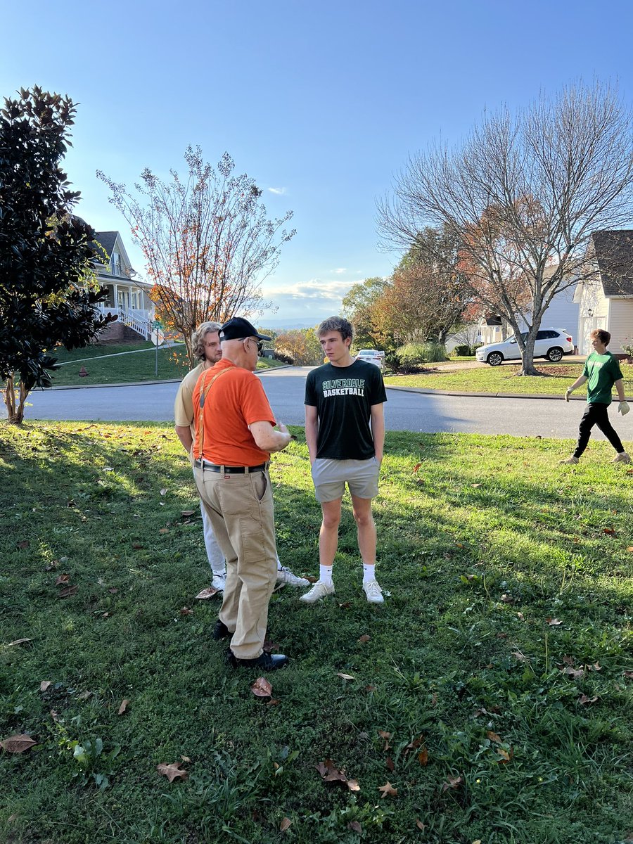 SeahawkBBall's tweet photo. Early morning practice means that we get to spend the afternoon serving. We were able to help at Mr. and Mrs. Wheaton’s house clearing brush, trimming trees/bushes, and getting to talk with them. What a great afternoon to bond together as a team and serve others. #PUHT #ALLIN https://t.co/t81qXSN9zT