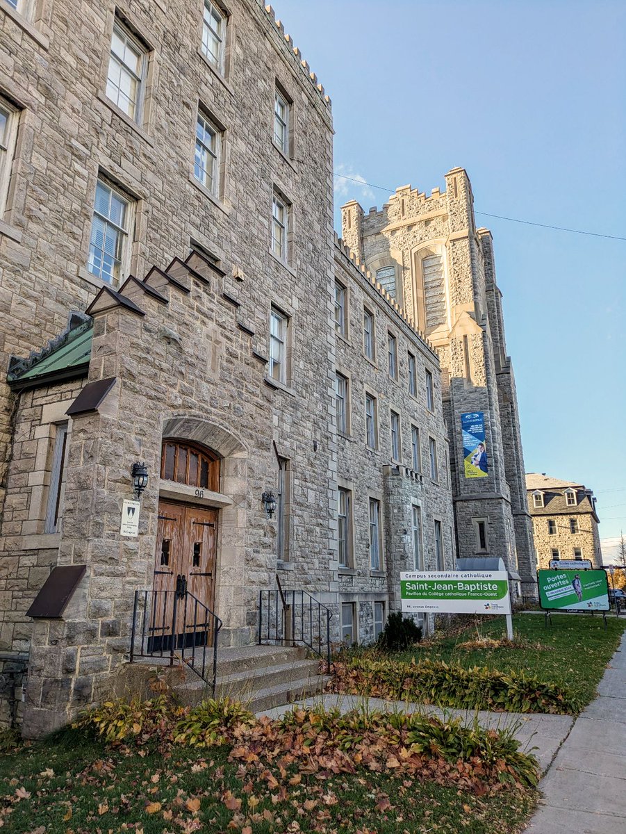Le <a href="/ecolecatholique/">CECCE</a> est fier d'inaugurer officiellement le Campus Saint-Jean-Baptiste en plein cœur ❤️ de <a href="/ottawaville/">Ville d'Ottawa</a> ! C'est le début d'une belle aventure dans un lieu patrimonial, un joyau de notre communauté.⛪⚜️#cecce #campusSJB
