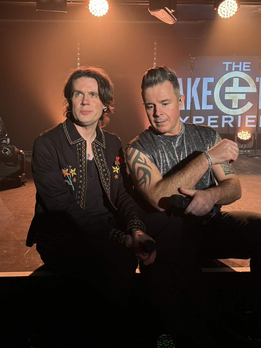 Best Thursday night out - watching <a href="/thetakethat/">The Take That Experience</a> <a href="/GuildHall/">Guild Hall</a> with friends - they were amazing - great vocals and so entertaining !! 
Hope to see them again soon #Robbieisbest <a href="/Closie01/">Natalie Close</a> 
And wearing their poppies too #Respect #WeWillRememberThem