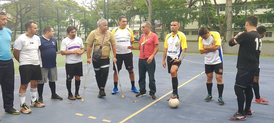 Sutraucv1's tweet photo. SutraUcv Caracas informa: Así se desarrollo la jornada inaugurar de la copa de navidad 🎄 en la modalidad Futsal, Presente estuvimos los delegados del SutraUcv Caracas acompañando a Carlos Suárez Presidente de este Sindicato. https://t.co/ZMmi5Xsmus