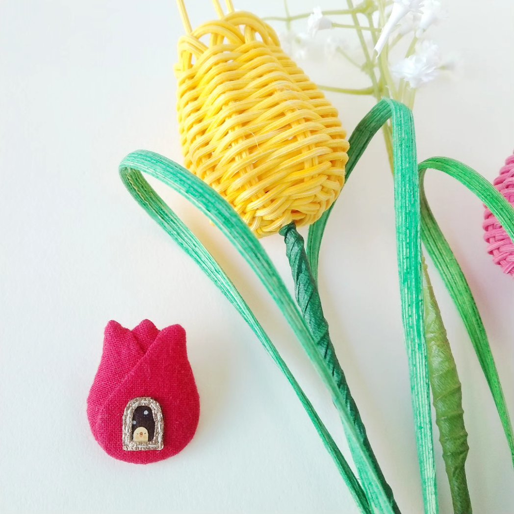 e_natwo's tweet photo. 砺波といえばということで
チューリップのブローチを作りました🌷小さな手作り展に持っていきます🌷
今日は前日搬入行ってきます!
小さな手作り展
2024/11/9(土)、10(日)10:00~16:00
チューリップ四季彩館
#富山イベント
#小さな手作り展
#redbeans_ti
#handmadebrooch
#砺波 #チューリップ https://t.co/WBQ00TWU9X