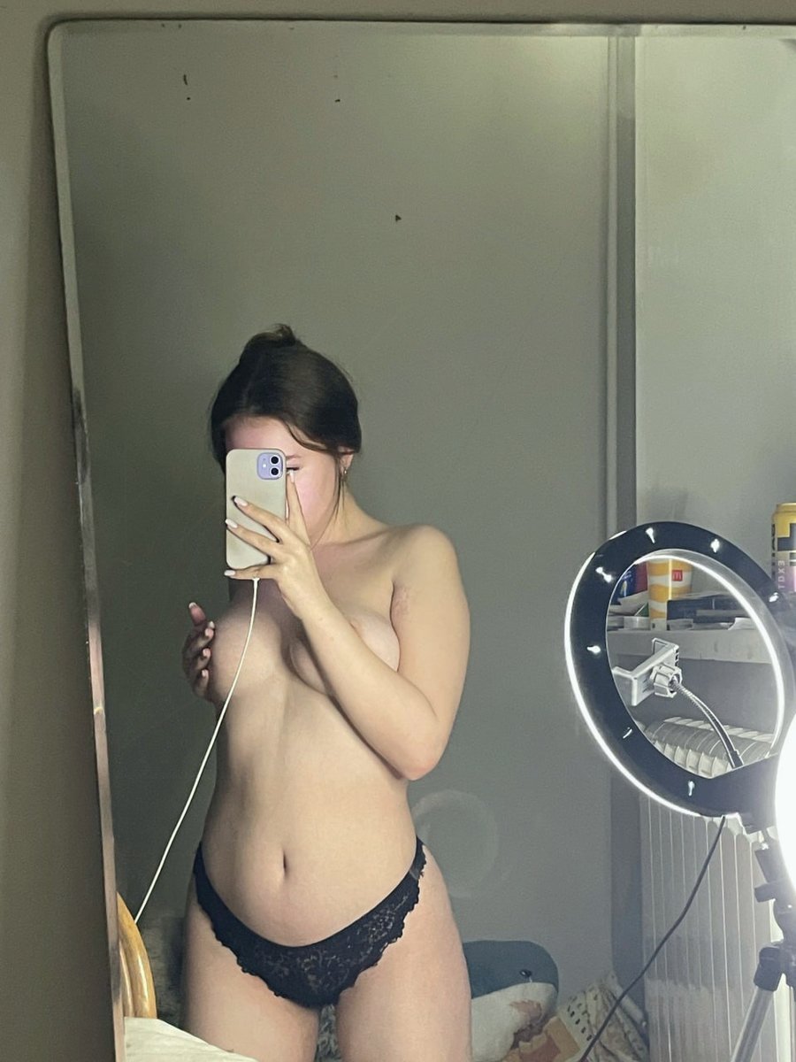 EvaComposed's tweet photo. Would you bite my nipples gently if I asked https://t.co/1aCwvXlO6s