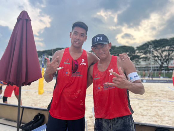 beach_kabto's tweet image. 🇵🇭2024ビーチバレーボールアジア選手権大会
🇯🇵JPN1 TAKAHASHI Takumi/IKEDA Jumpei
🇹🇭THA1に2-0で勝利しPOOL戦２位通過で決勝トーナメント進出！

1位🇦🇺AUS3
2位🇯🇵JPN1
3位🇰🇿KAZ1
4位🇹🇭THA1

応援ありがとうございました。

#beachvolleyball #ビーチバレー
#KABTO #カブト #池田隼平 #試合情報 #通過
