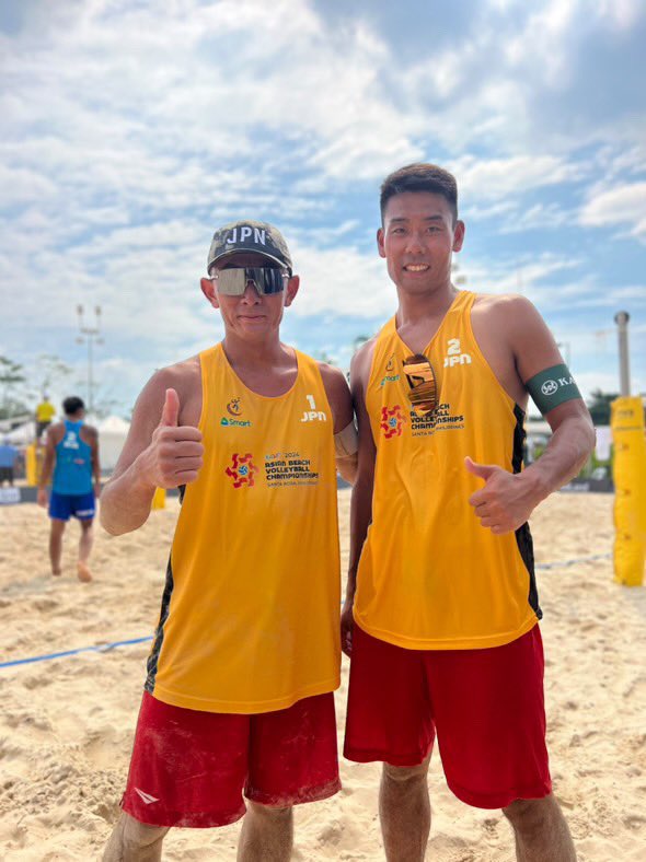 beach_kabto's tweet image. 🇵🇭2024ビーチバレーボールアジア選手権大会
🇯🇵JPN1 TAKAHASHI Takumi/IKEDA Jumpei
🇹🇭THA1に2-0で勝利しPOOL戦２位通過で決勝トーナメント進出！

1位🇦🇺AUS3
2位🇯🇵JPN1
3位🇰🇿KAZ1
4位🇹🇭THA1

応援ありがとうございました。

#beachvolleyball #ビーチバレー
#KABTO #カブト #池田隼平 #試合情報 #通過