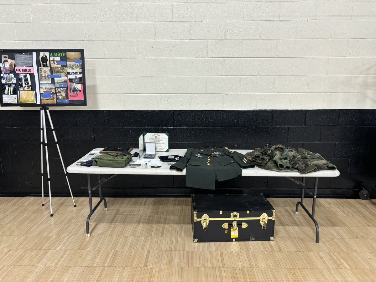 YorktownMS's tweet photo. Great turnout for our YMS Veterans Day Program. Thanks to all who helped put this together and a special thanks to our veterans! https://t.co/bVtIjr1xkk