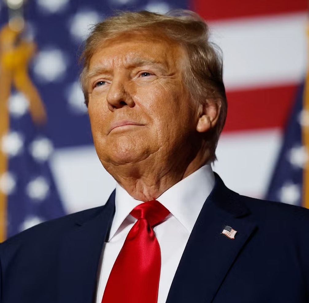 LegitTargets's tweet image. 🚨🇺🇸 JUST NOW: RON PAUL WARNS President Trump not to let "NEOCONS like Mike Pompeo infest his administration again."