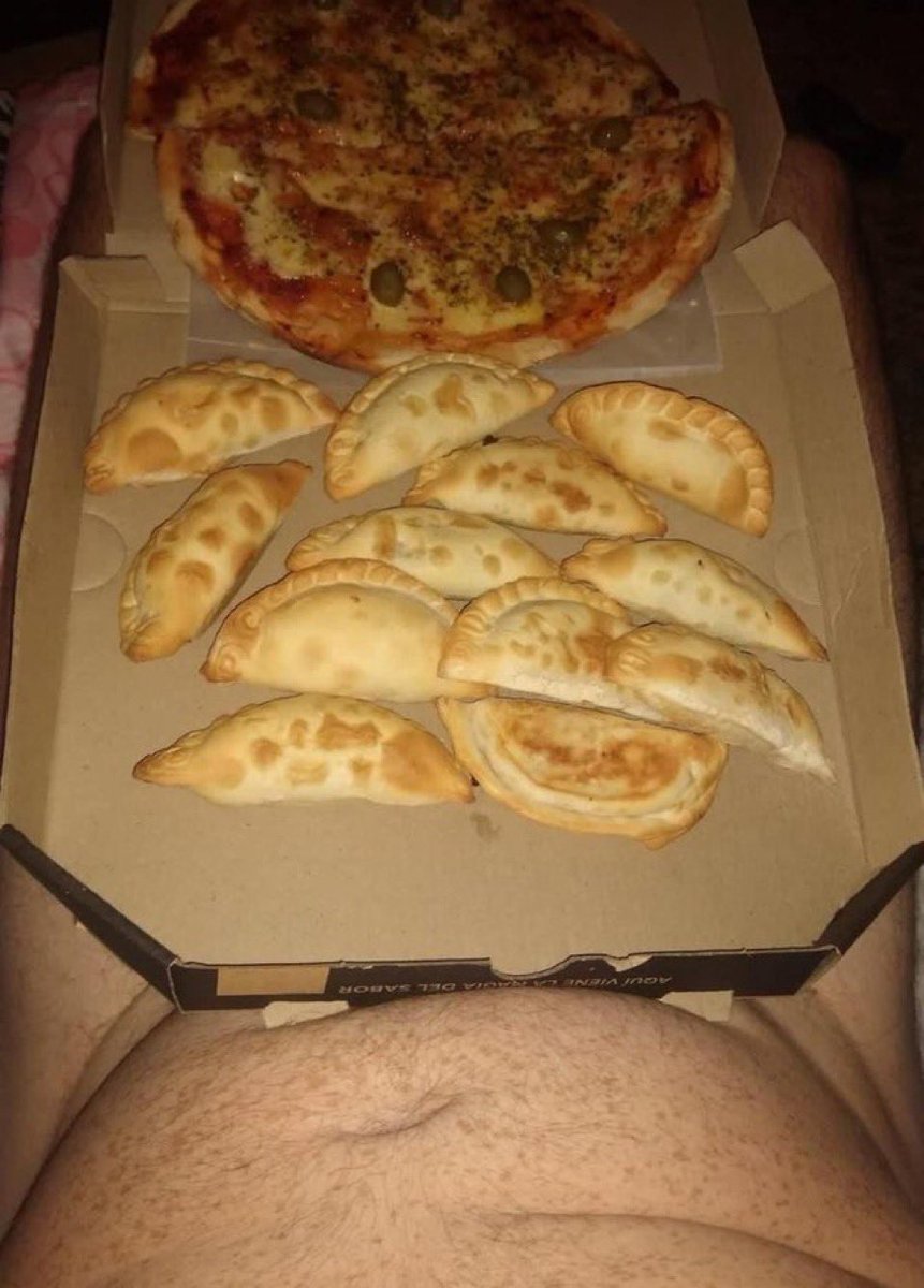 pizza y peli = ❤️‍🩹