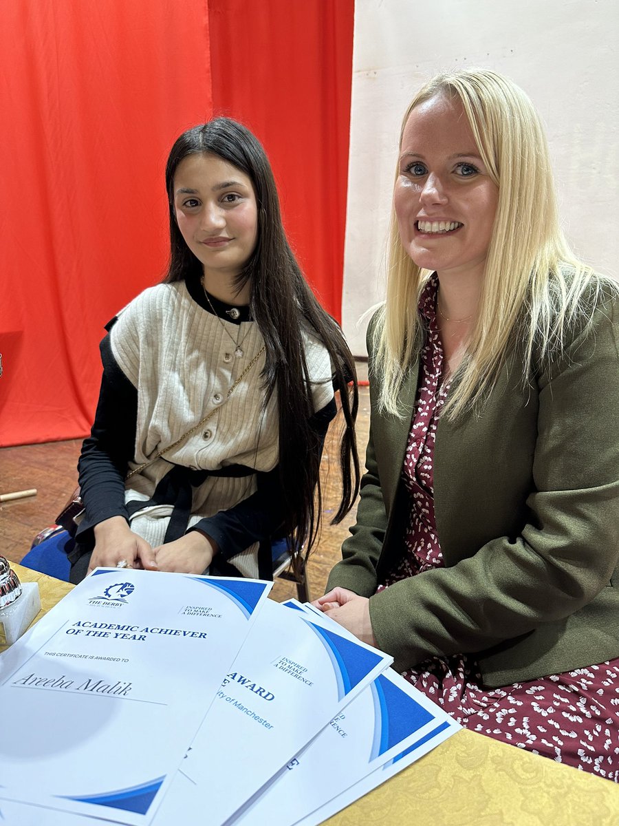 derbyhighbury's tweet photo. Thrilled to welcome the Class of 2024 back to school to celebrate their success and share our pride at being nominated for a prestigious Pearson Award. Thank you to Alumna Dr Cooper-Moss for her inspirational speech @TeachingAwards @stepintoteach https://t.co/SzOiplcKJR
