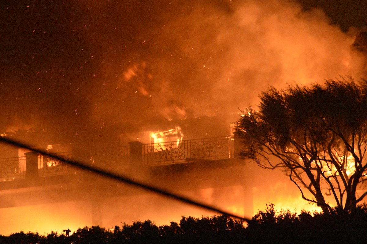 RW805's tweet photo. Mountain Fire Camarillo https://t.co/CVd4yYsgrG