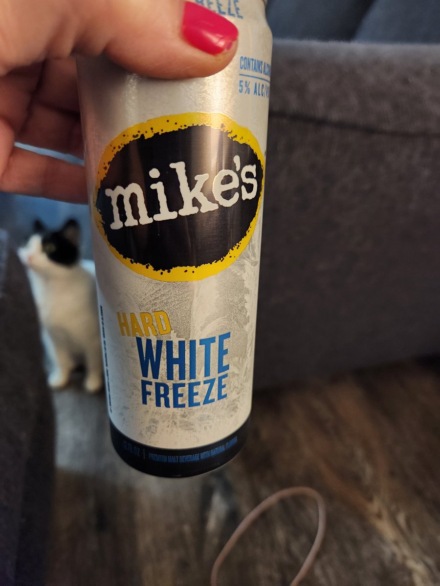 Momma_JJ's tweet photo. It's been one of those kinda days .. using my new Koozie I got at Buccees!! #overtoday #peoplesuck #ugh https://t.co/Eg6u94Z6St