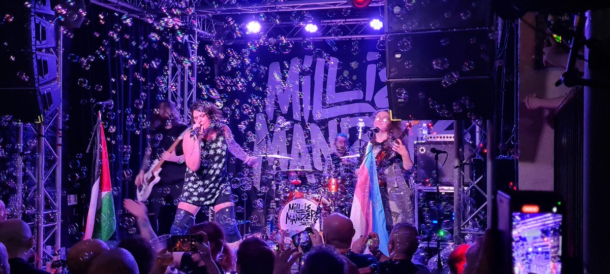 Great to see <a href="/MillieManders/">MMATSU</a> at @thecluny tonight and to have a catch up with Millie afterwards.
Fantastic gigs, until the next time all the best for the rest of the tour x
#Ska #punk #skapunk #Music #LiveMusic