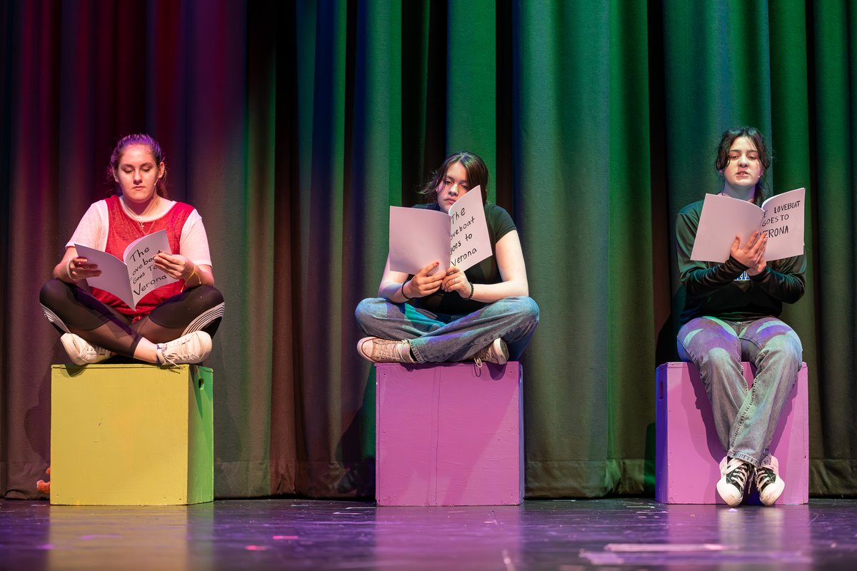 MrRabuse's tweet photo. Don't miss the #Wahconah Fall play: The Complete Works of William Shakespeare (Abridged). These images are from dress rehearsal. Come on out and enjoy the show this weekend! Ticket information and showtimes liked below. https://t.co/p2DXCEaR1D...
https://t.co/neHVerym37 https://t.co/WXLCnjMa45