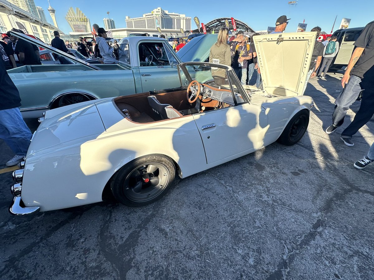 SummitRacing's tweet image. Here are the Top 4 finalists for @SEMASHOW Battle of the Builders! 🏆 Who’s taking the win? Drop your pick in the comments! 👇#BattleOfTheBuilders #sema2024 #summitracing  #datsun #willys #astonmartin #charger