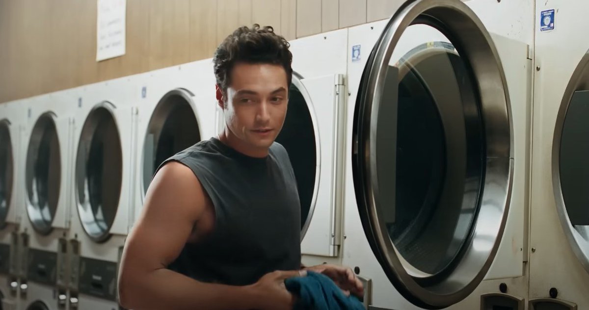 need a guy to look at me the same way he looks at beyonce