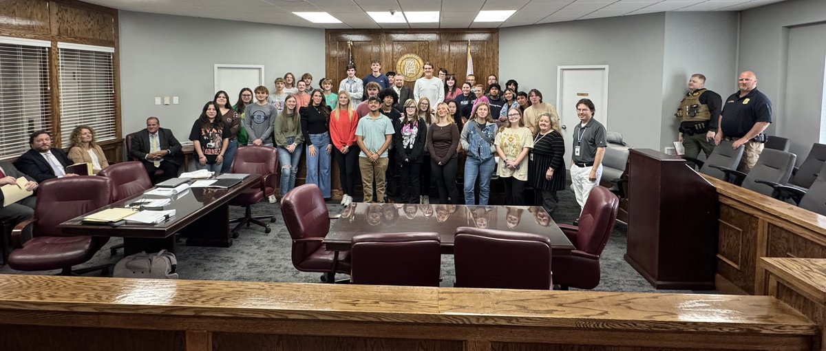We were proud to have students and faculty from Plainview High School observe court on Wednesday.  They had good questions.  We all should thank the hard working teachers that went the extra mile to ensure that these students had this opportunity. #toomuchblue #mydekalb #court