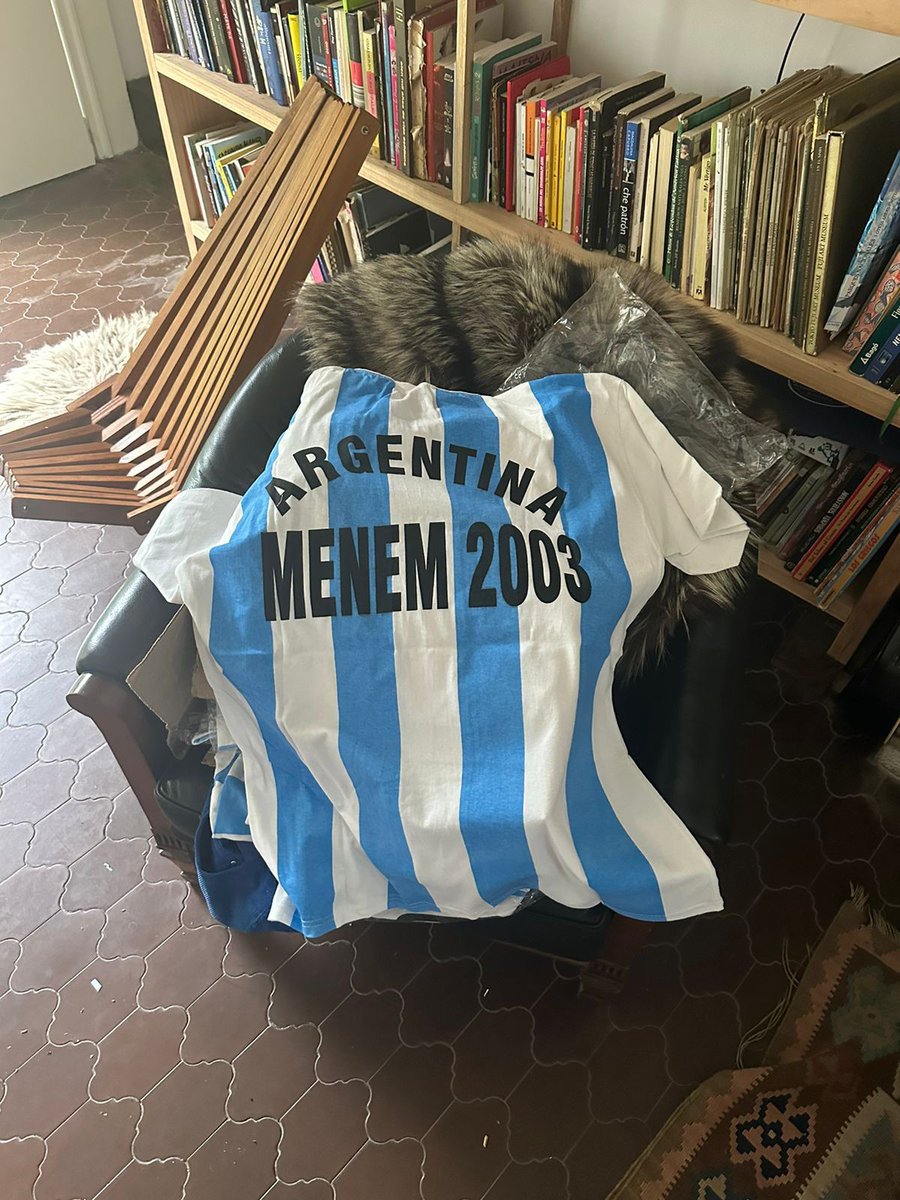 La Carlos Menem tweet media