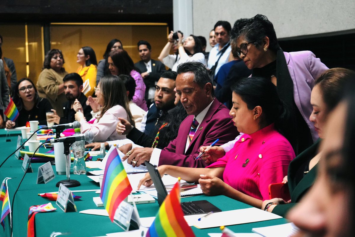 JAIMELOPEZVELA's tweet photo. Tengo el honor de Presidir la Comisión de Diversidad de la LXVI Legislatura en la H. Cámara de Diputados 🏳️‍🌈🏳️‍���️ ¡Tuvimos casa llena en nuestra Instalación! 

Muchas gracias a todas las personas que se dieron cita para este momento histórico #4TenAcción. https://t.co/w6NiZfmHox