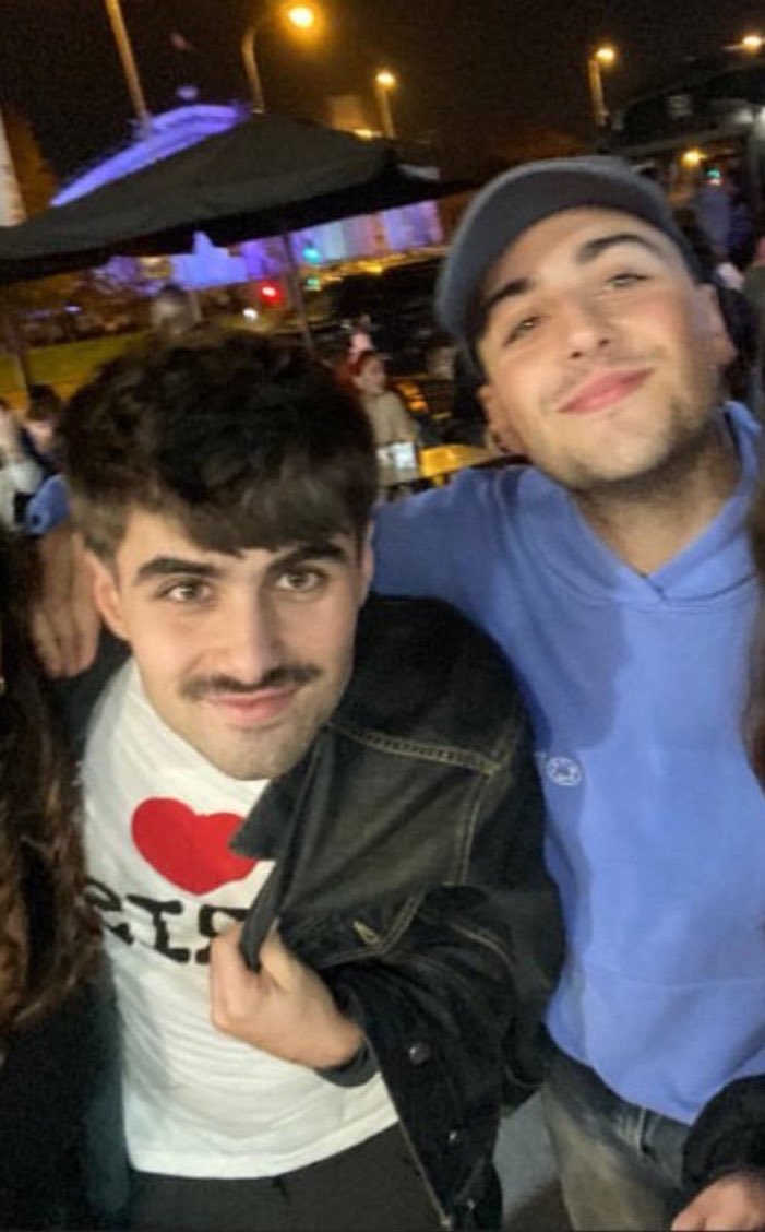 fireproofcv's tweet image. DONDE ESTQ EL FLEQUILLO CORTADO CON HACHA ???? MARTIN CANCELADO