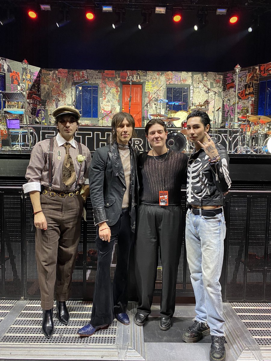This can’t be real. Thank you so much <a href="/PalayeRoyale/">Palaye Royale</a> for the amazing show❤️ Can’t wait to see you in the Afas next time🤭 #palayeroyale