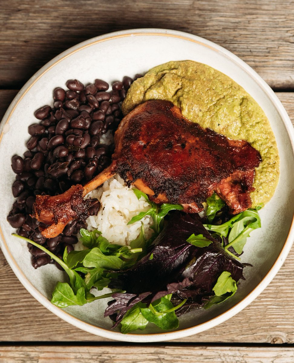 BomberaOak's tweet photo. TONIGHT! Join us for Duck Carnitas con Mole Verde &amp; Pomegranate Margaritas plus Chicken Mole Tamales available online and for dine in ✨️ https://t.co/YKVWjUsVYY