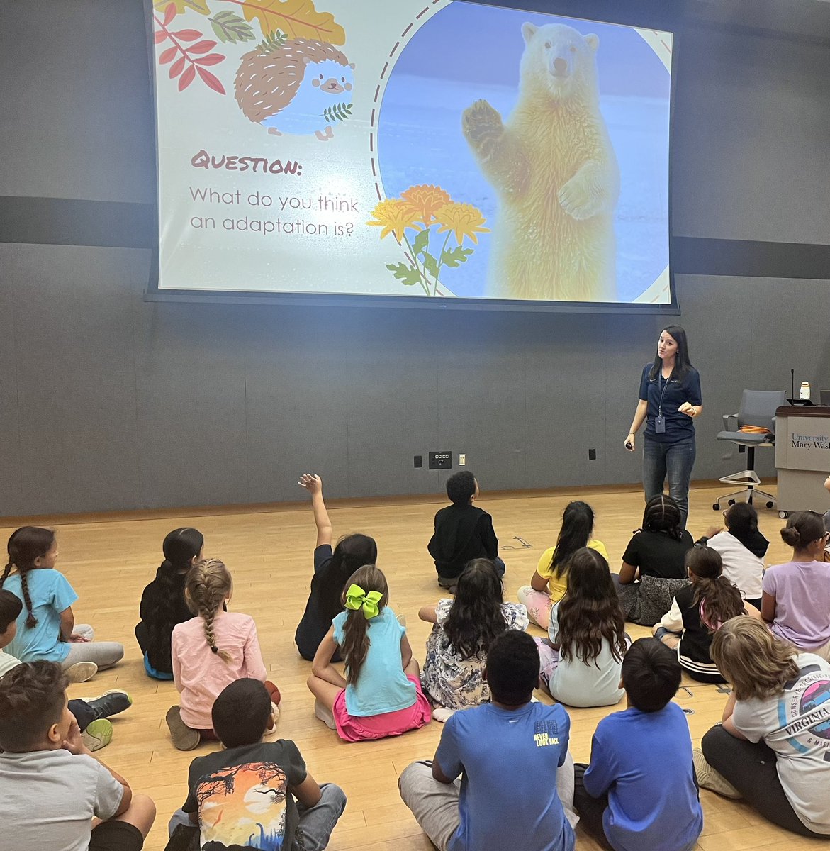 MrsCribb_SCPS's tweet photo. @SpotswoodElem enjoyed their field trip to @MaryWash today! Thank you @UMWCOE for a great field trip! 💙 https://t.co/expeptzMR3