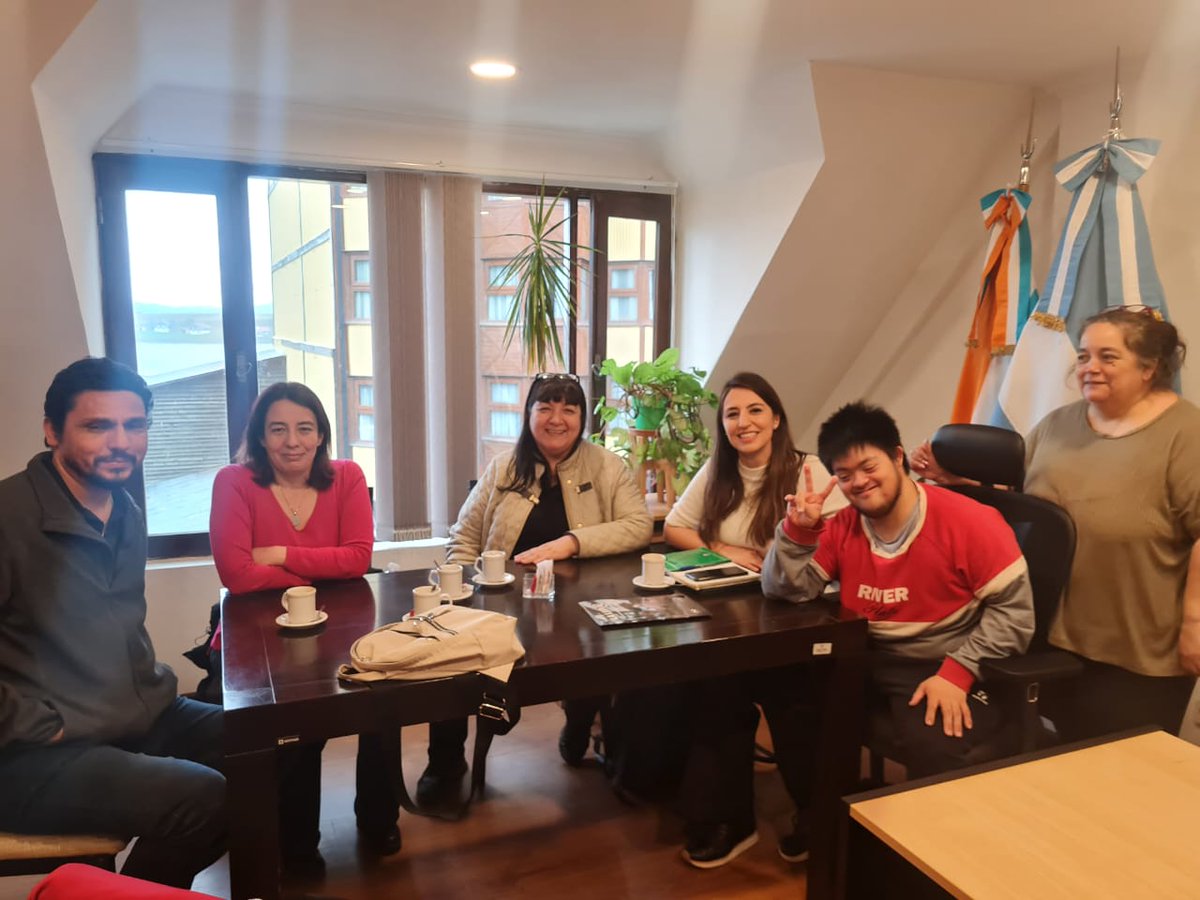 Las ONGs activas y unidas!!!!
Nos reunimos con la legisladora <a href="/laucolazo/">María Laura Colazo</a>  para hablar de #Discapacidad #Inclusión y #Modelo_Social